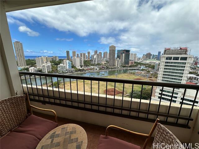 Foto del edificio - 2333 Kapiolani Blvd