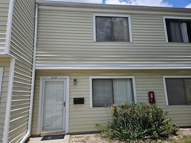 Foto del edificio - 672 Leslie Ct