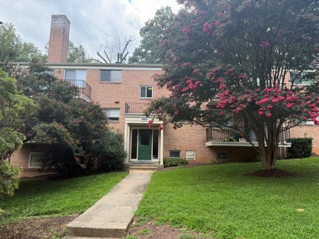 Building Photo - 10513 Weymouth St