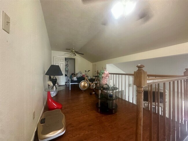 Foto del edificio - 5144 Beaverhill Dr