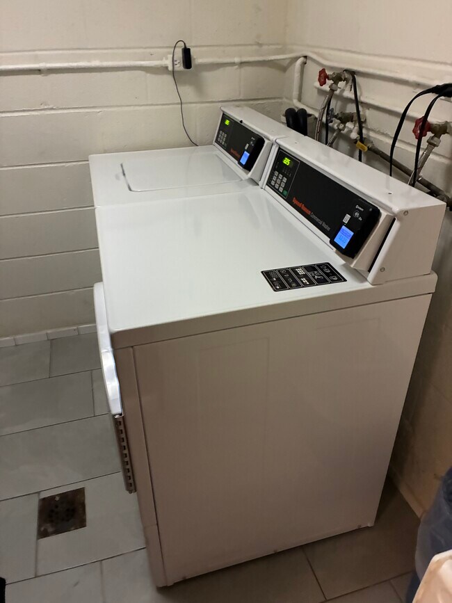 Foto del edificio - 3000 7th St NE