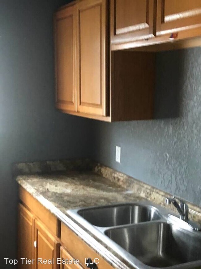 Building Photo - 2 br, 1 bath House - 120 Carpenter Ln