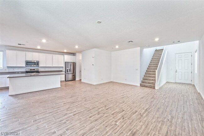 Foto del edificio - 243 Polaris Ridge Ave
