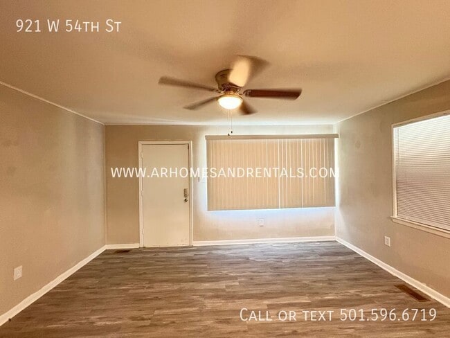 Building Photo - 921 W 54th St