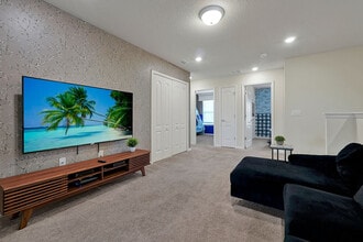 Building Photo - 7435 Oakmoss Loop