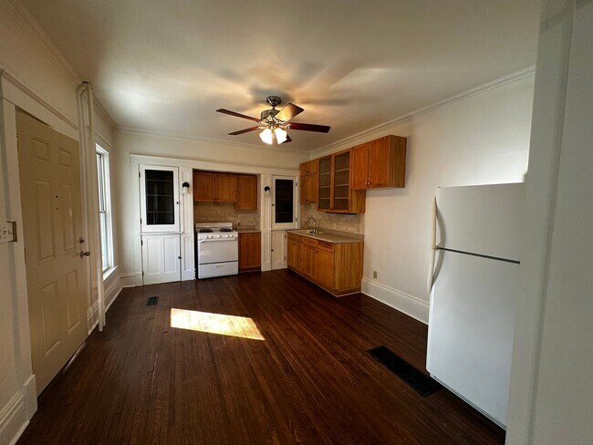 Foto del edificio - 227 N Washington St