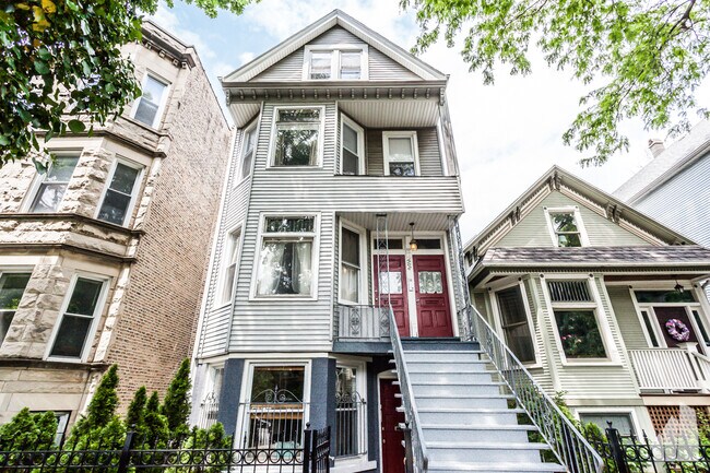 Building Photo - 1708 W School St
