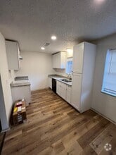 Building Photo - 607 Waggoner St