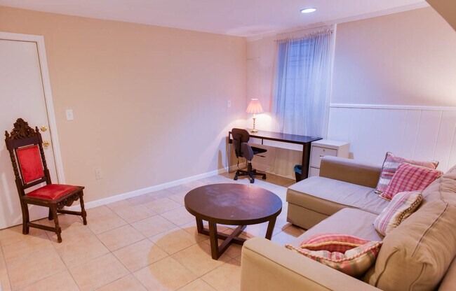 Sala de estar - 5406 Shoemaker Farm Ln