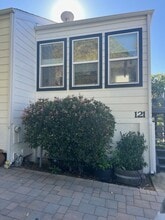 Building Photo - 121 Fontana Ave