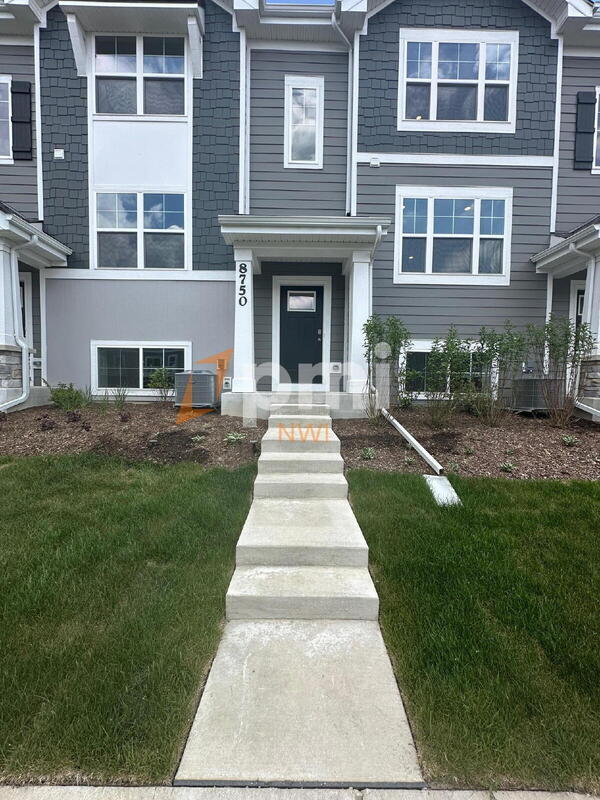 Foto del edificio - 8750 Clover Ln