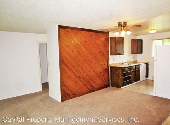 Foto del edificio - 12080-12155 SW Spur Ct