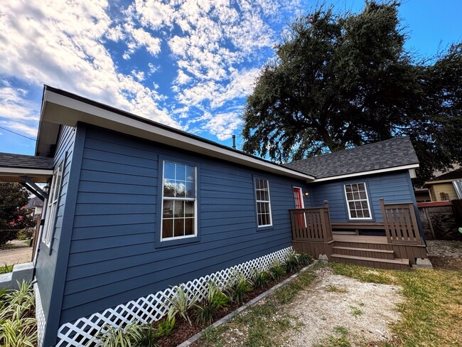 Building Photo - 507 N 78th St