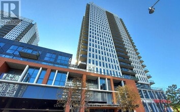 Building Photo - 170 Sumach St