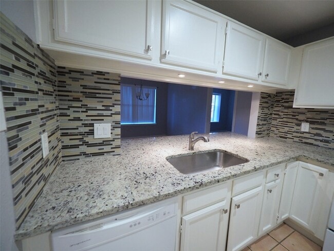 Building Photo - 2812 Pickett Dr