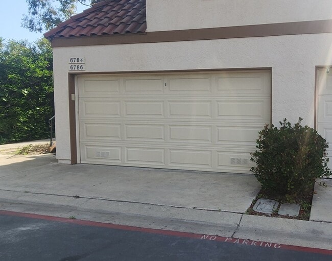 Building Photo - Your perfect Ventura retreat—spacious 3 be...