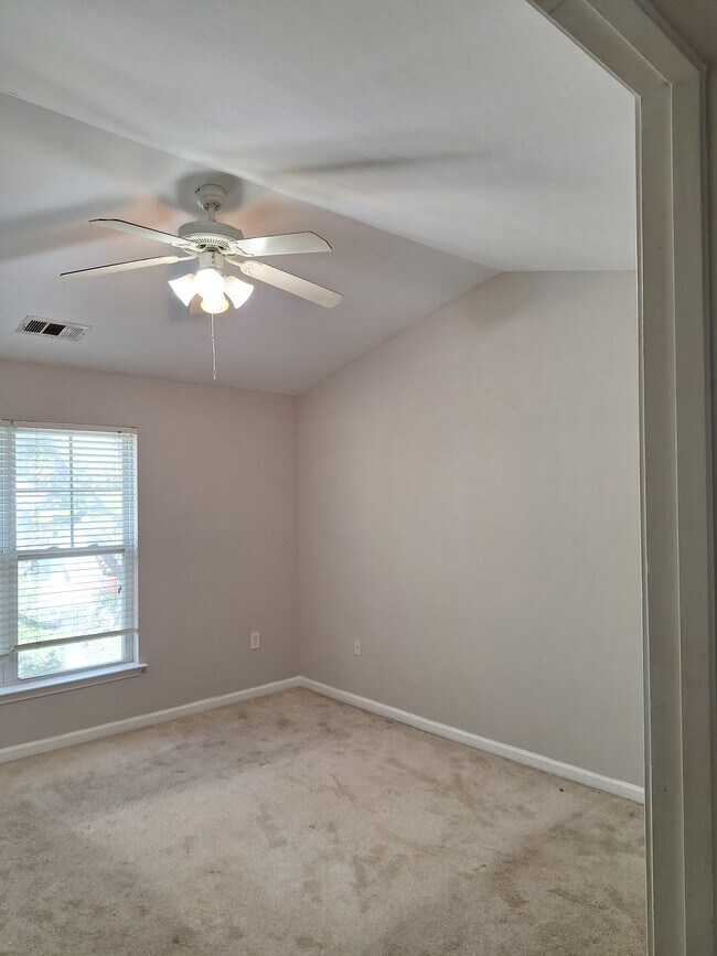 Foto del edificio - 490 S Barnett Shoals Rd