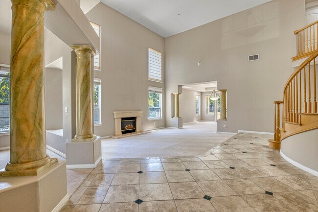 Foto del edificio - 11925 Wood Ranch Rd