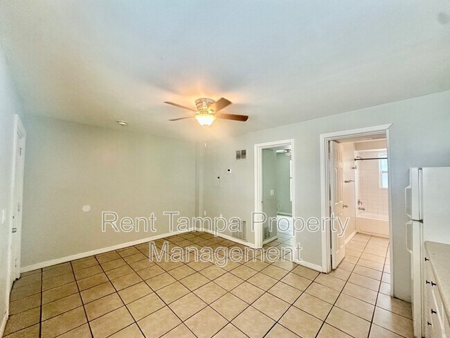 Foto del edificio - 2475 18th Ave S