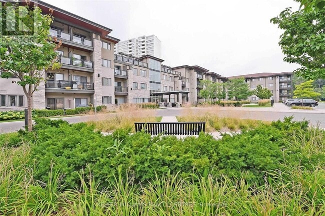 Photo du bâtiment - 570-570 Lolita Gardens
