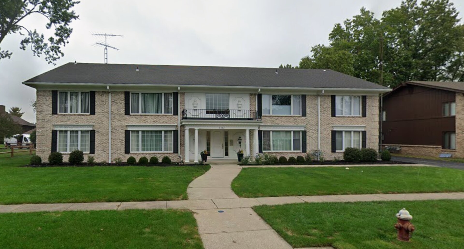 6562 Woodhall Dr Sylvania, OH 43560 – photo 1 of 9