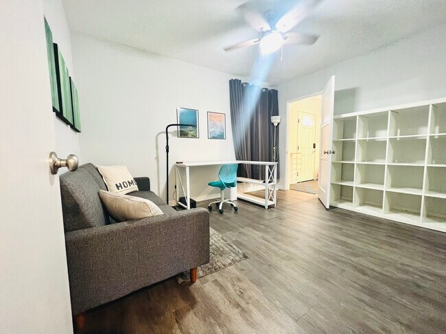 Foto del edificio - 18505 Wilton Pl