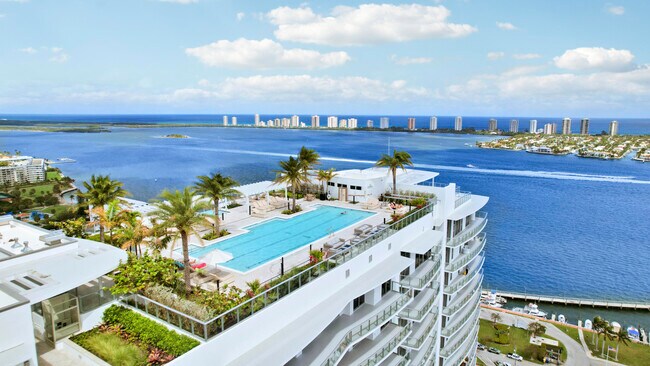 Building Photo - 220 Lake Shore Dr