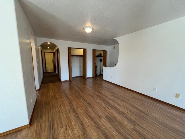 Foto del edificio - 3 bed, 2 bath Home in Lettered Streets wit...