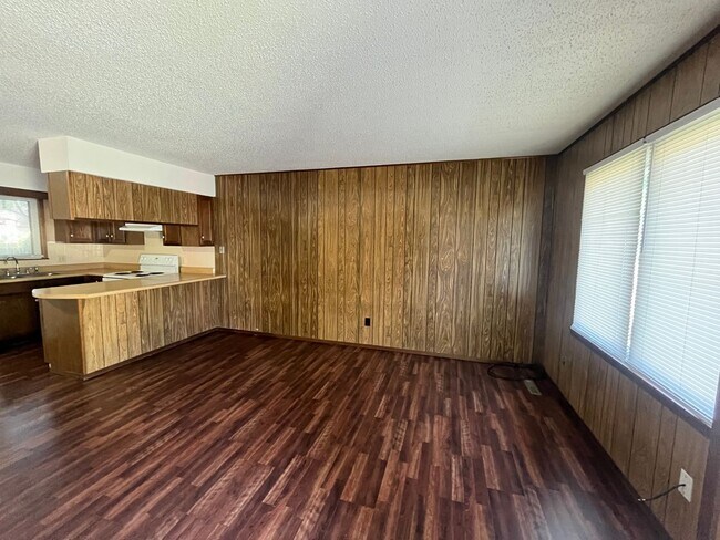 Foto del edificio - 707-711 S Broadway Ave