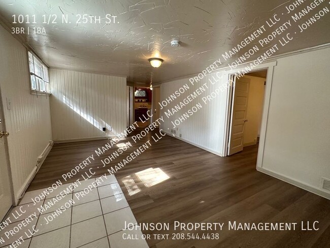 Building Photo - 1011 1/2 N. 25th St.-
