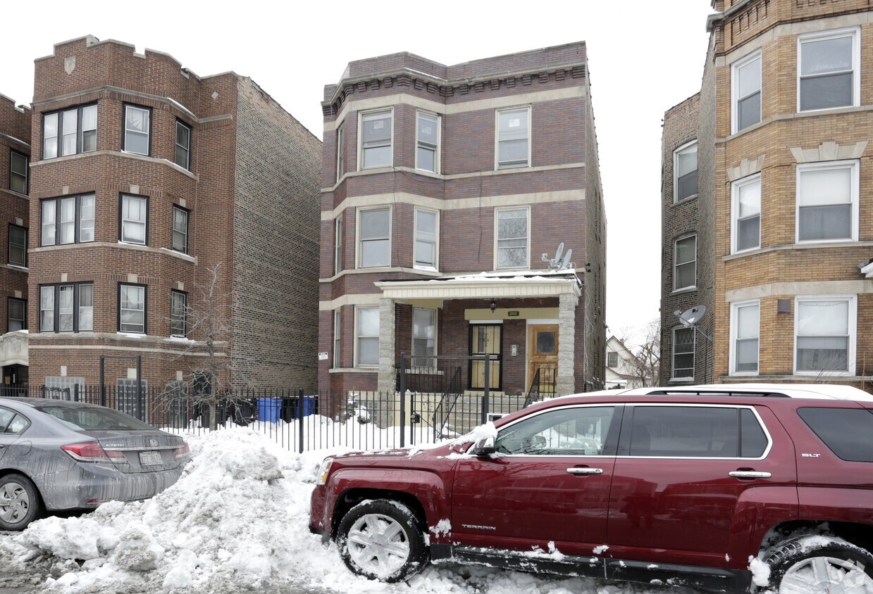 Building Photo - 2812 E 76th St