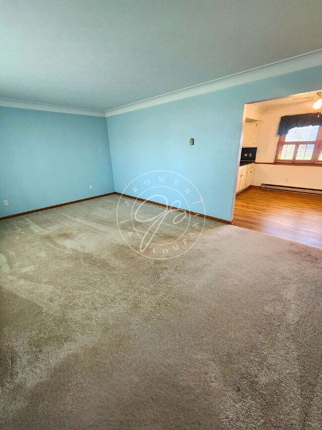 Foto del edificio - Sylvania Schools! Charming 3-Bedroom Ranch with Attached Garage & First-Floor Laundry