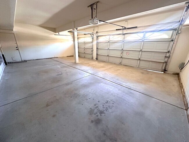 Foto del edificio - 1601 E Glenhaven Dr