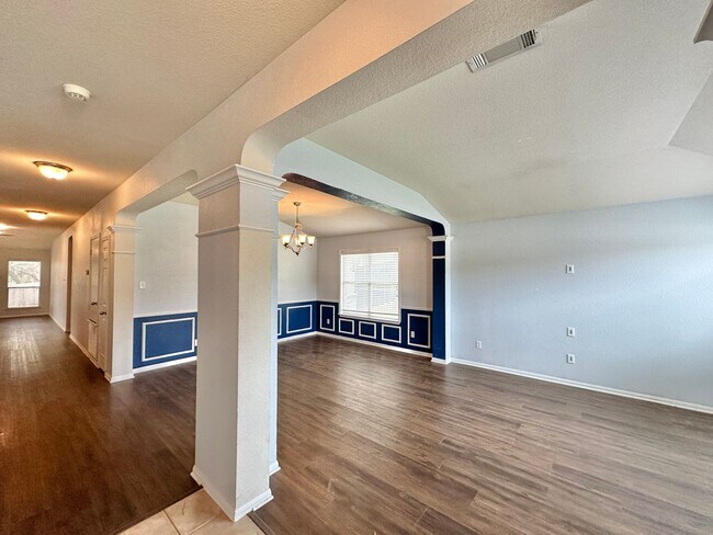 Foto del edificio - Price Drop!  Viewable Now!  Pets Accepted!