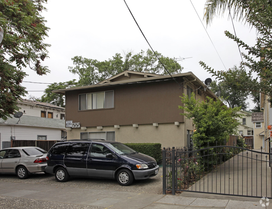 Primary Photo - 555 N 4th St