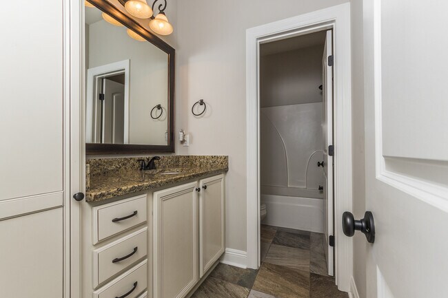 Foto del edificio - 3 Bed Rental