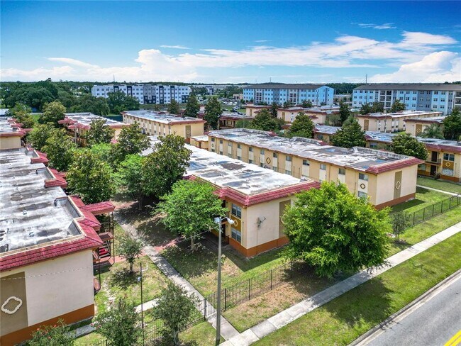 Foto del edificio - 744 Wyman Ct