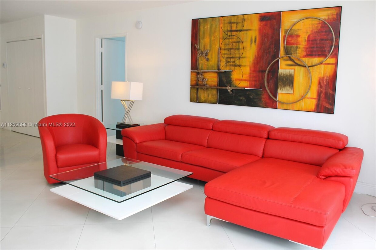 Foto principal - 9195 Collins Ave