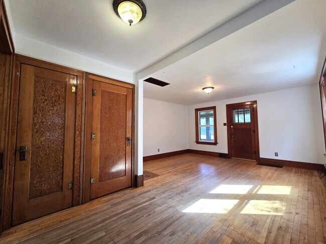 Foto del edificio - 5782 Bridger Canyon Rd