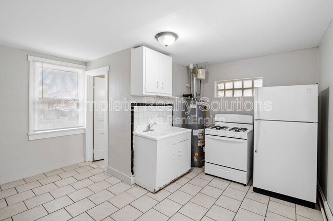 Building Photo - 221 W Felton Ave