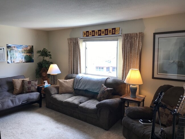 Living Room - 2000 Sharon Ave SE