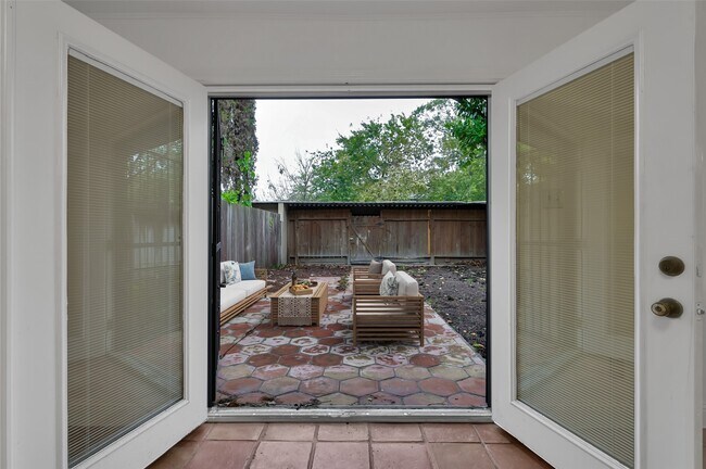 Foto del edificio - 10203 Beekman Pl Dr