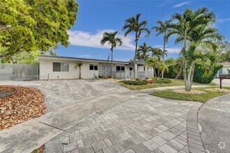Building Photo - 9511 SW 79th St