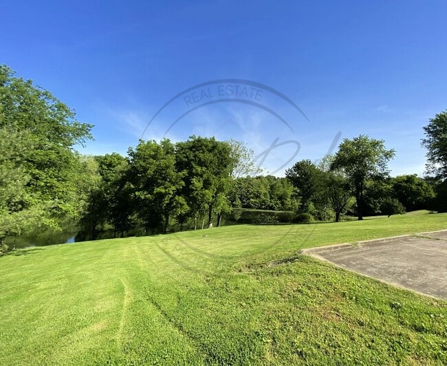 Building Photo - Spacious 3BR/1BA Lower-Level Apartment wit...