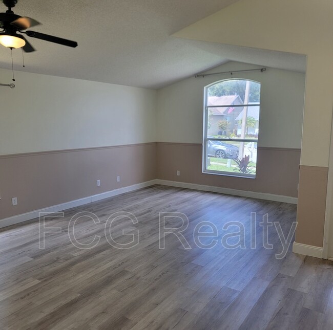 Building Photo - 1167 Singleton Cir