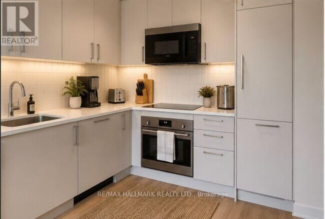 Building Photo - 56 Andre de Grasse St