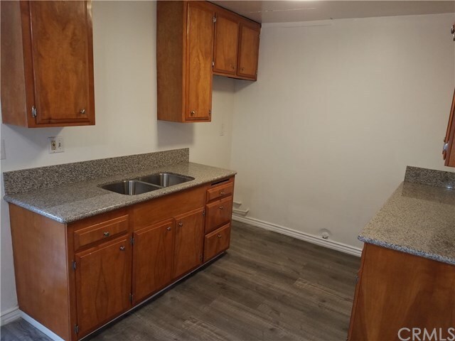 Foto del edificio - 336 W Hillcrest Blvd