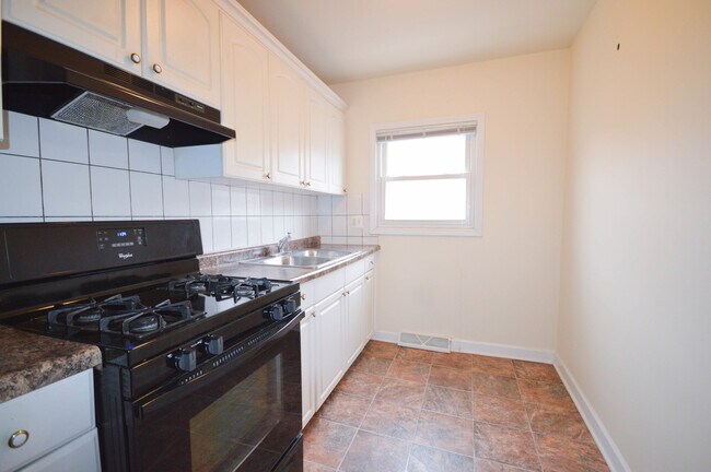 Foto del edificio - 1153 Deerfield Rd