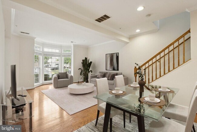 Foto del edificio - 2576 Eastbourne Dr