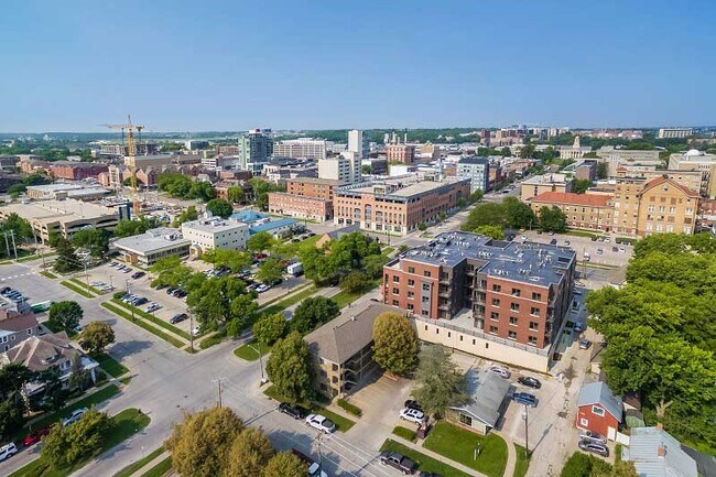 Building Photo - 490 Iowa Ave